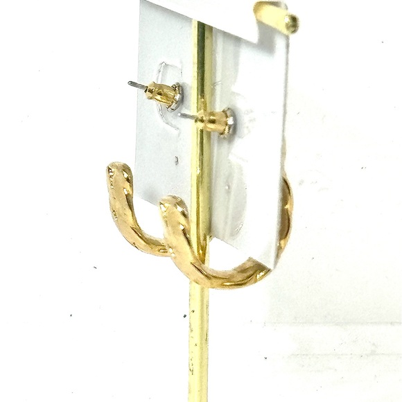 Vintage Gold & Mint Enamel Drop Earrings by Lilly’s - Classic & Elegant … - Picture 9 of 10